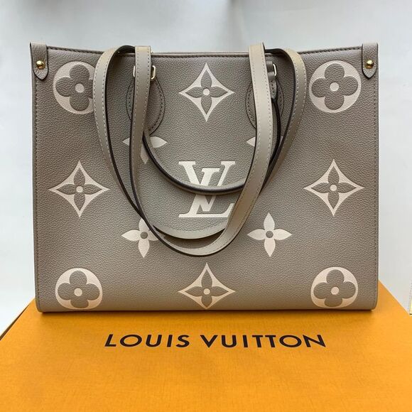 Louis Vuitton Handbags - Louis Vuitton Women Pre-Loved Bag Very Good Condition